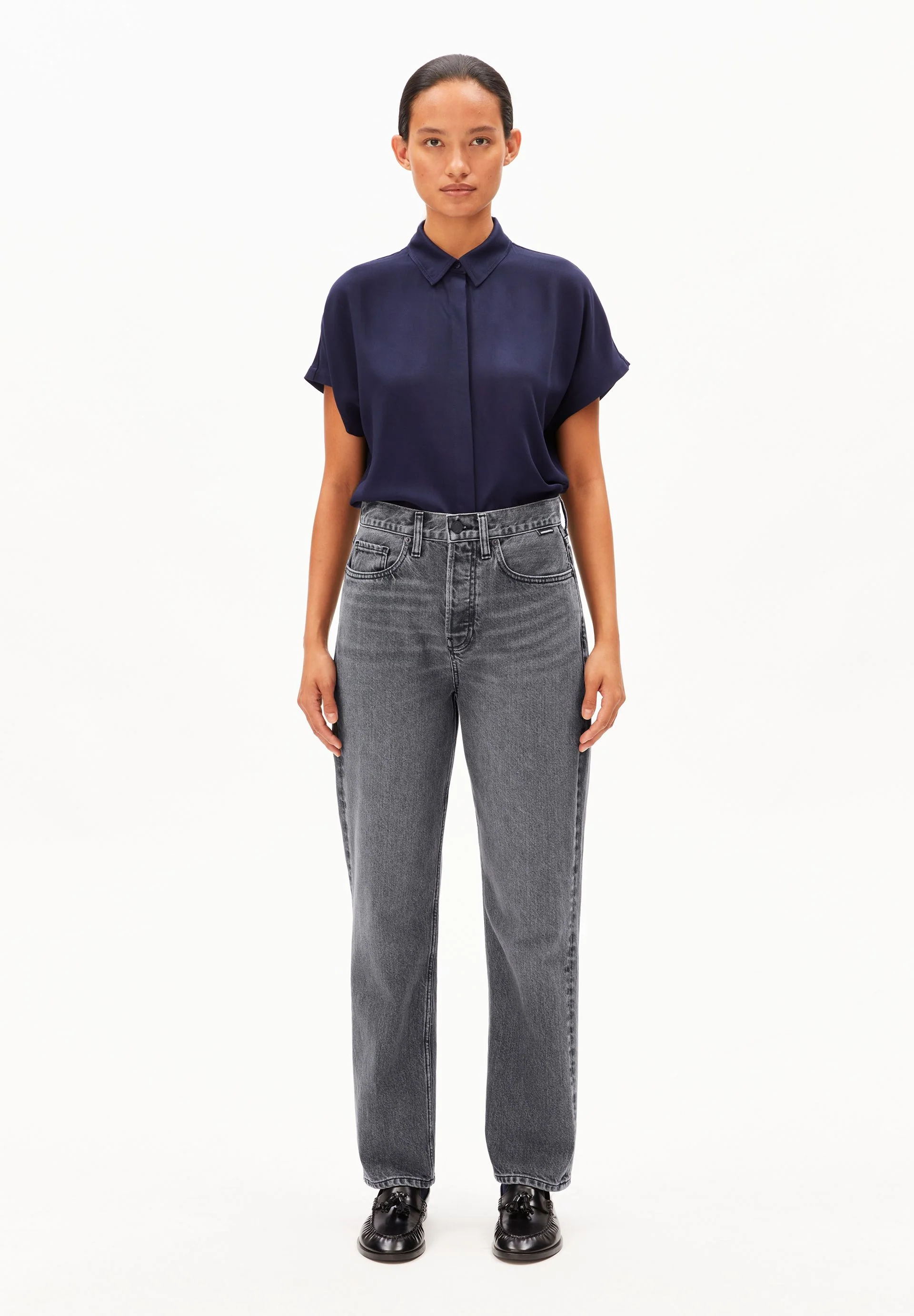 AAIKALA HIGH WAIST STRAIGHT JEANS | soft ash - Image 5