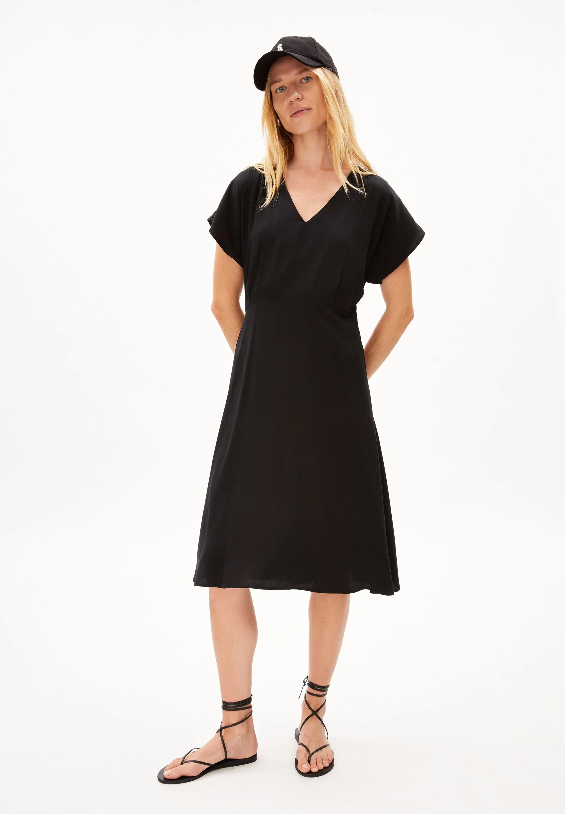 AALBINE | black