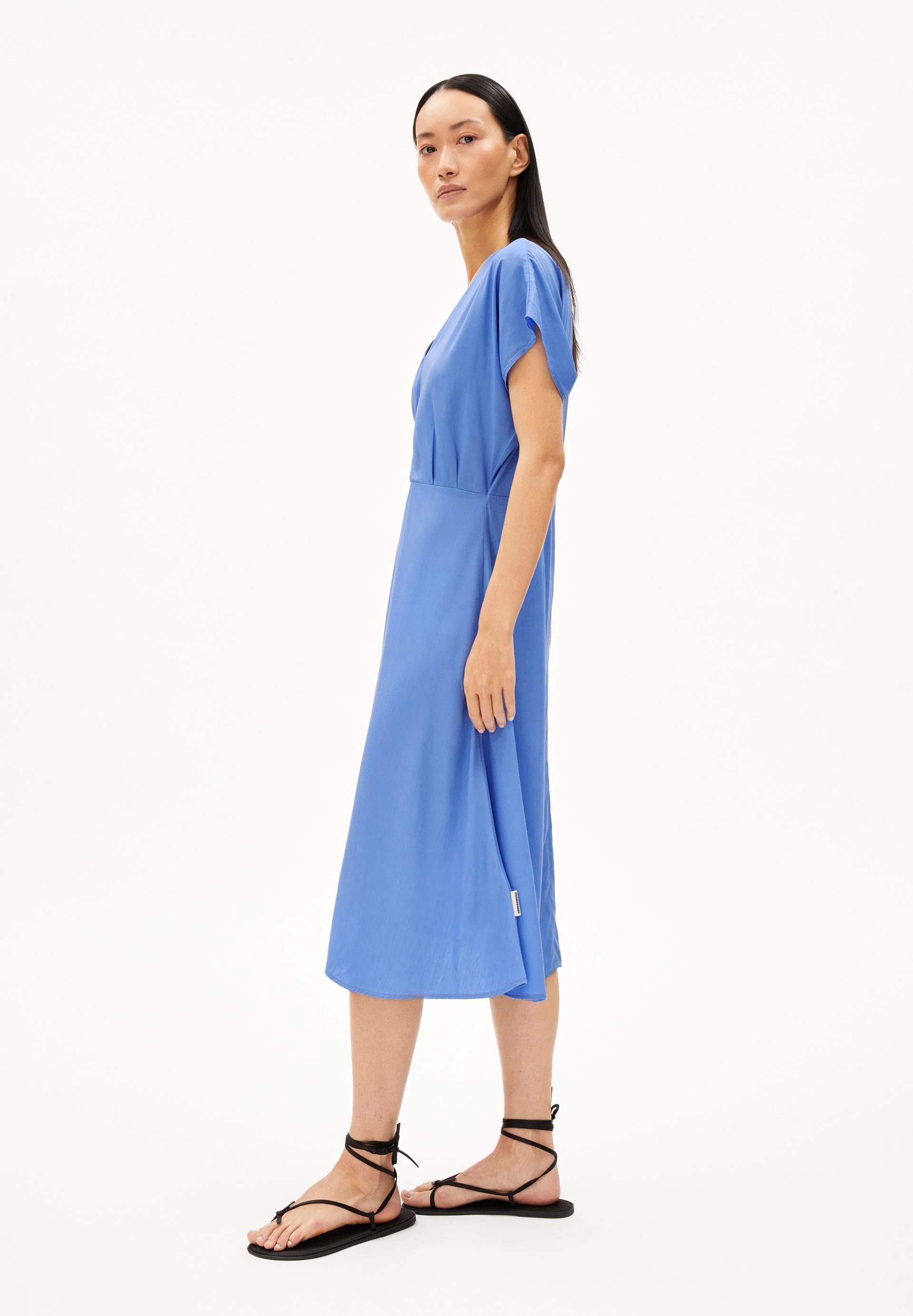 AALBINE | blue bloom