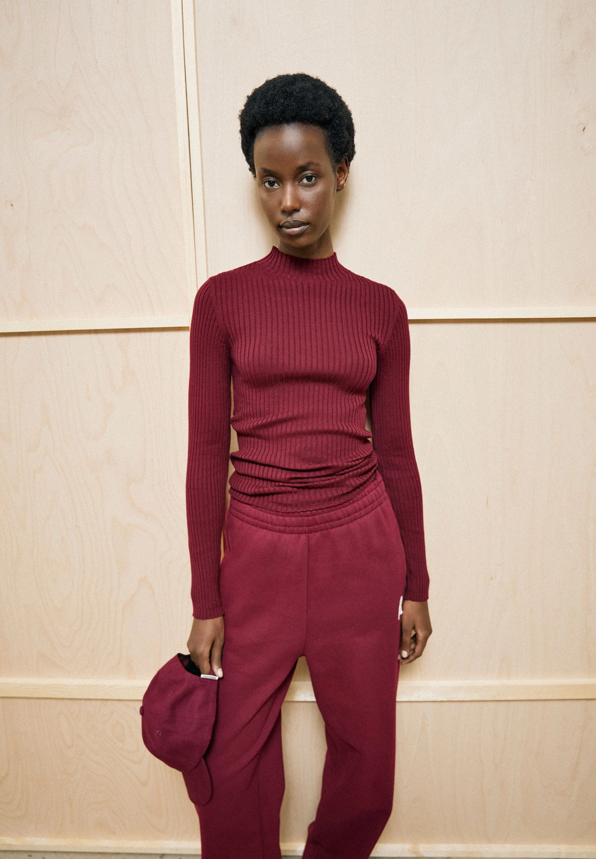 ALAANIA | velvet red - Image 4