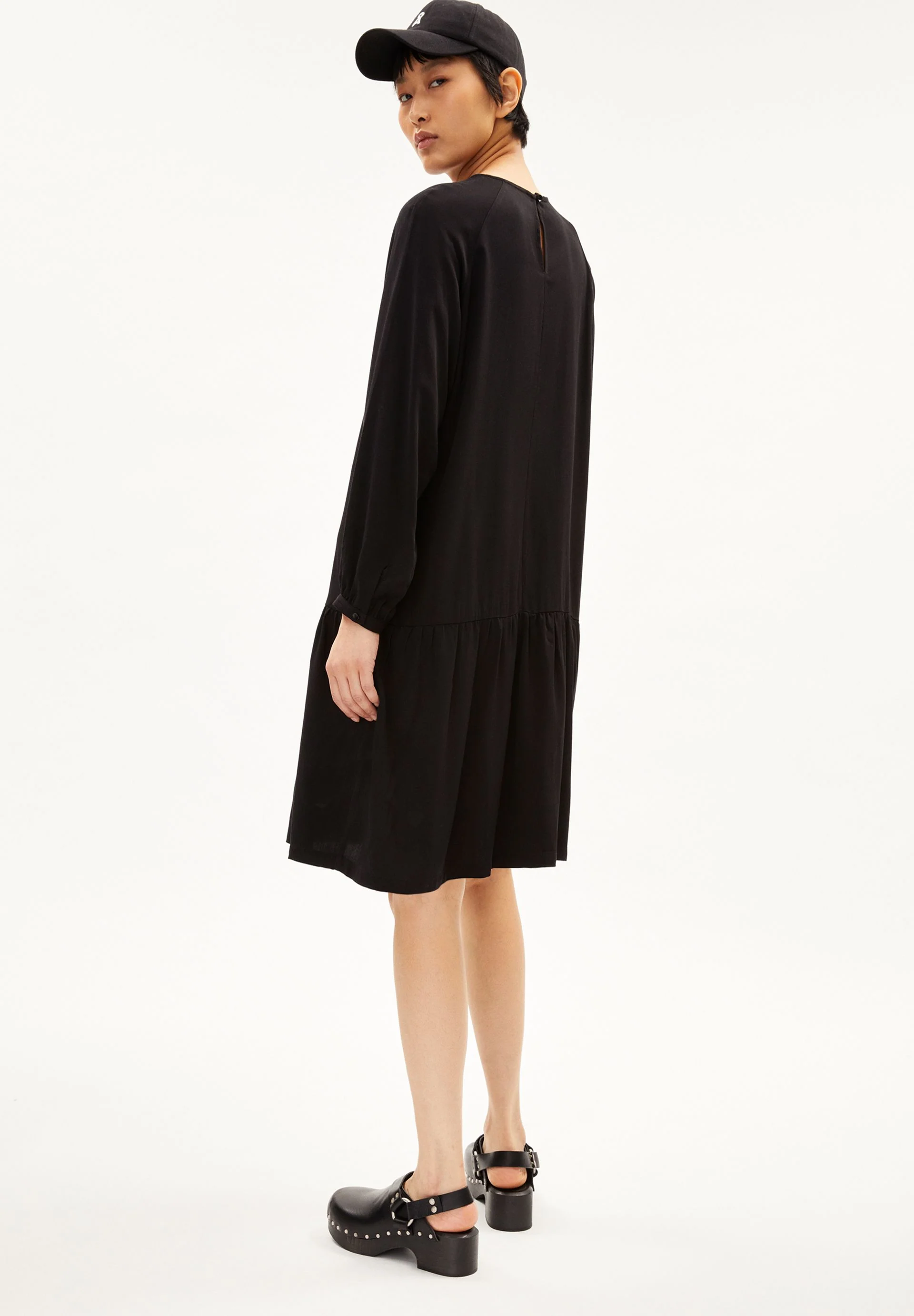ANINAA | black