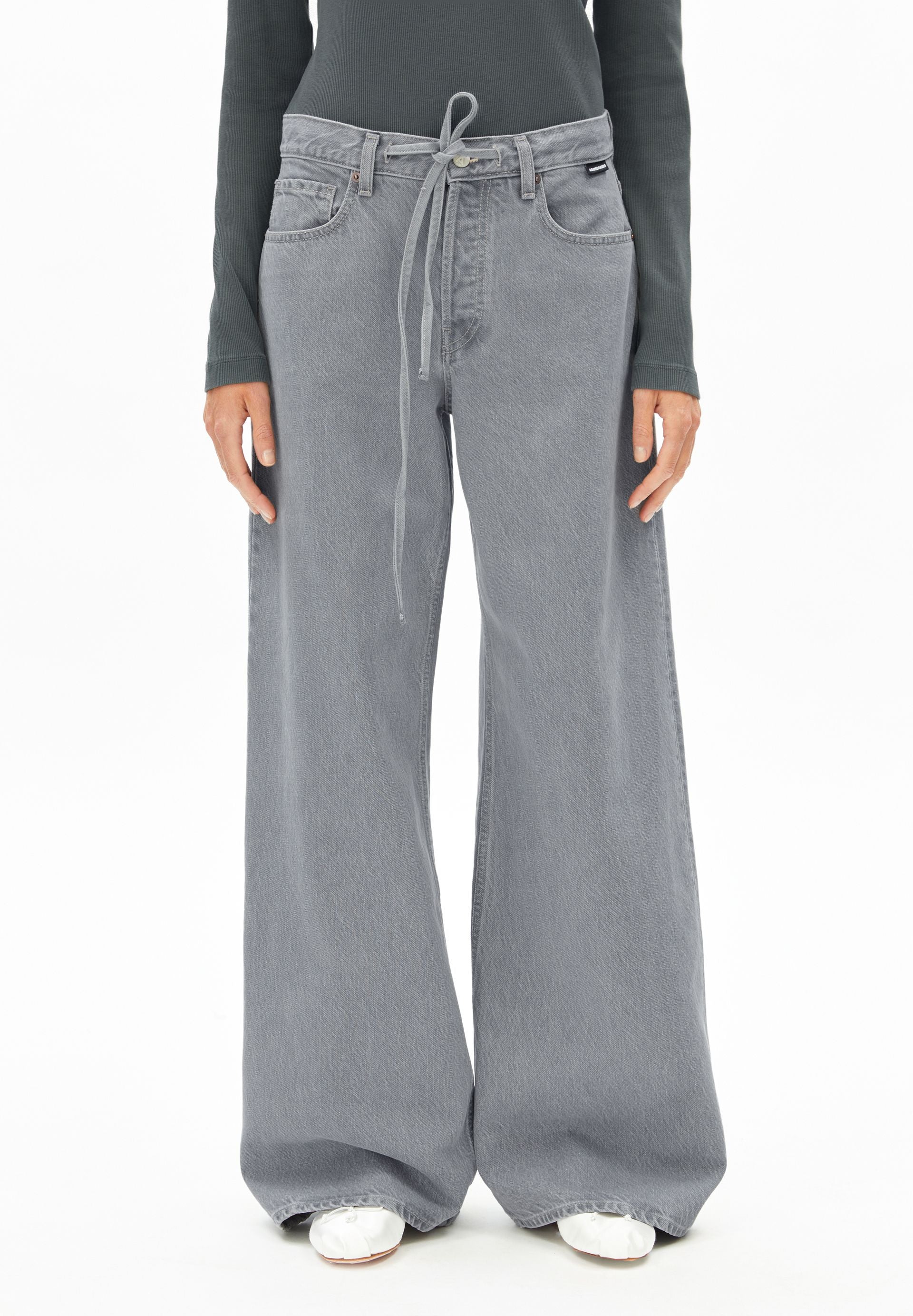 ASTRAEAAS WIDE LEG JEANS | loa