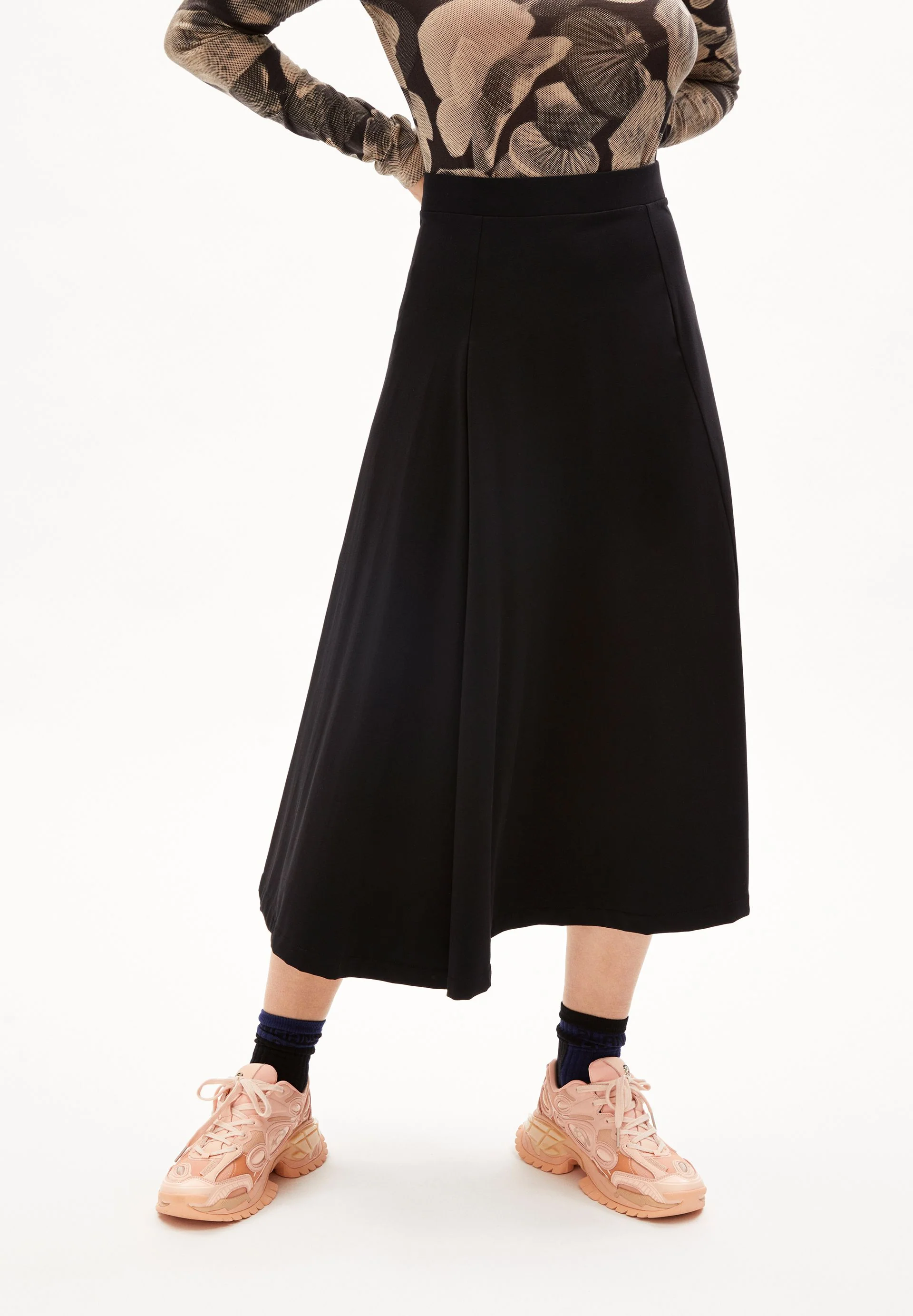 AVAA LOU | black