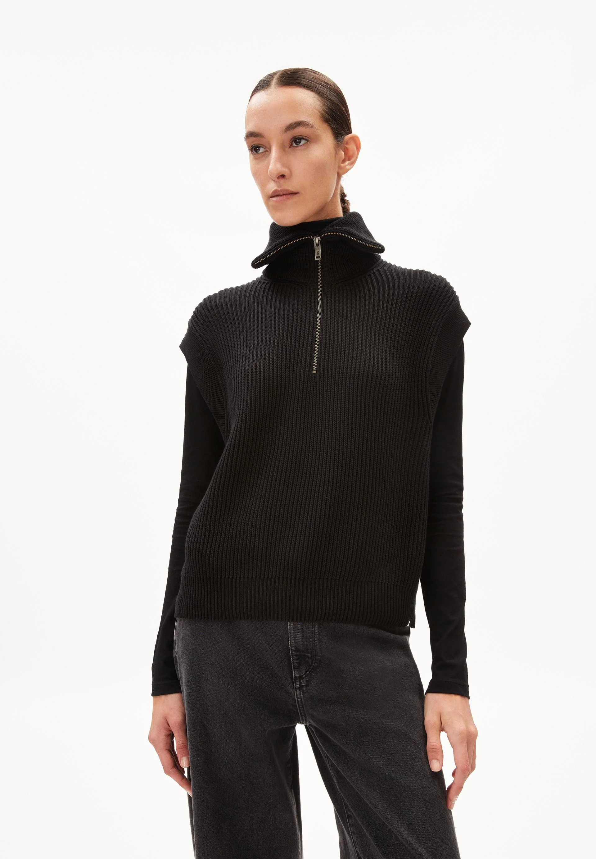 AYLAA | black