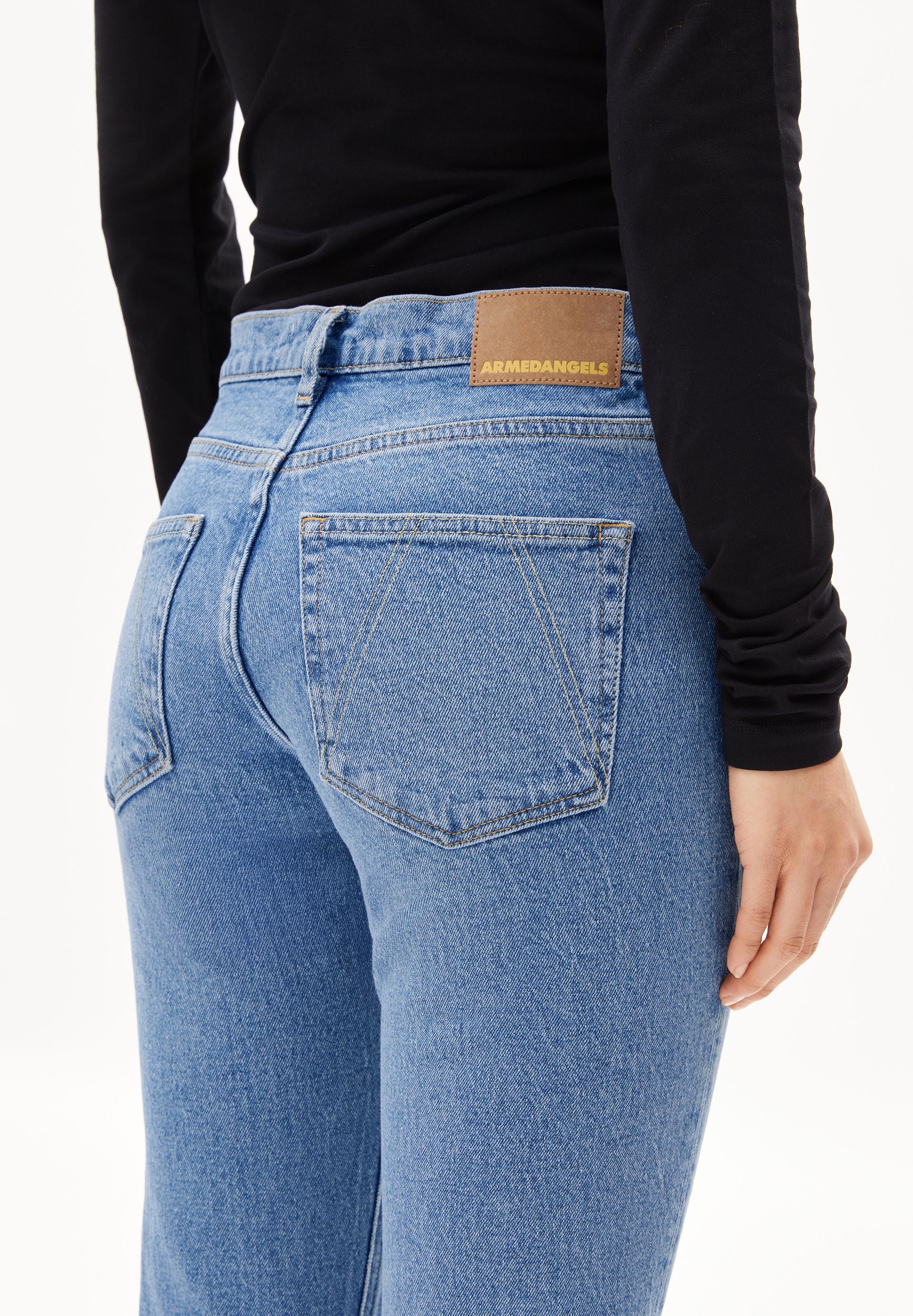 CARENAA MID WAIST STRAIGHT JEANS | capri - Image 3
