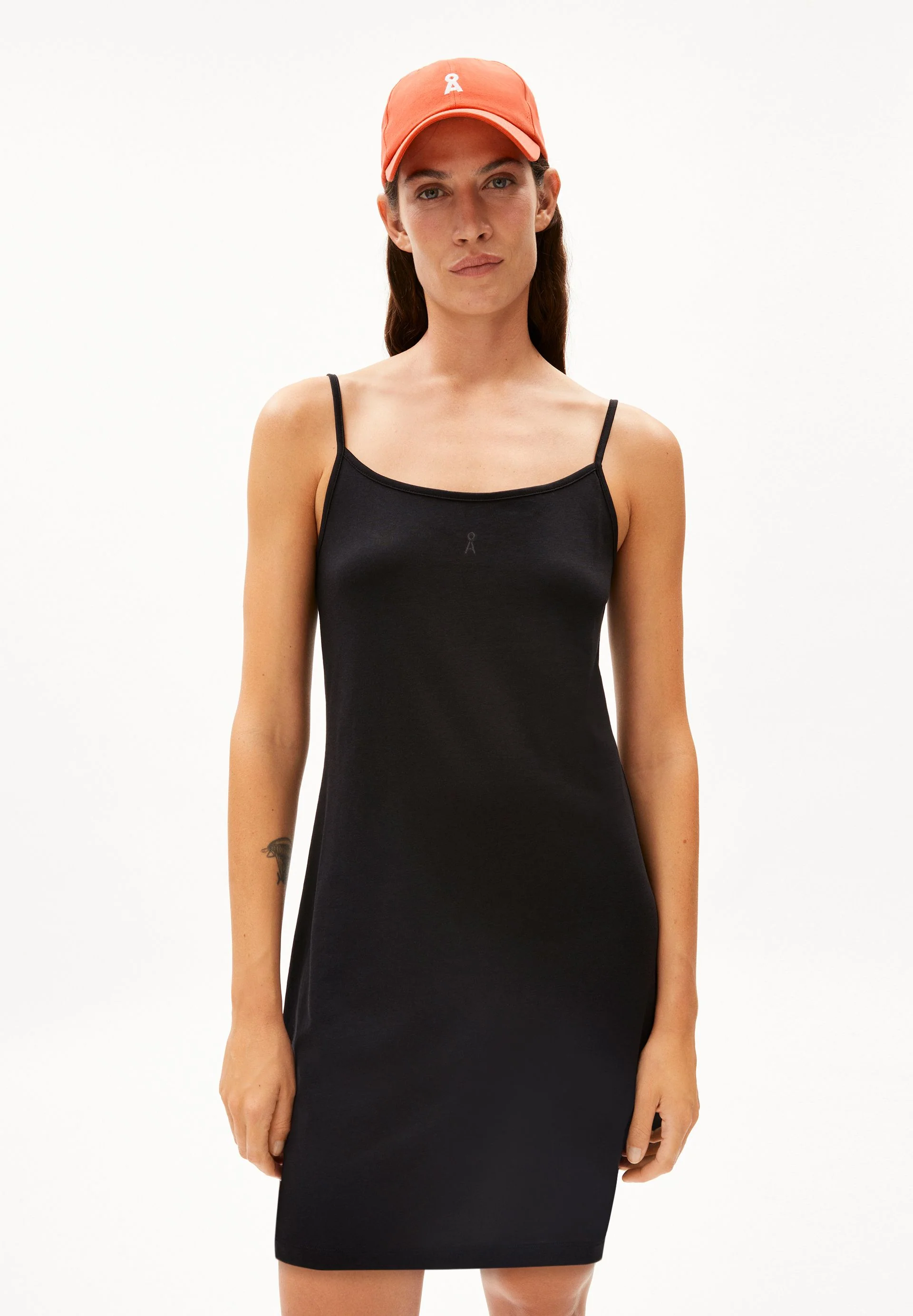 DAARIMA | black