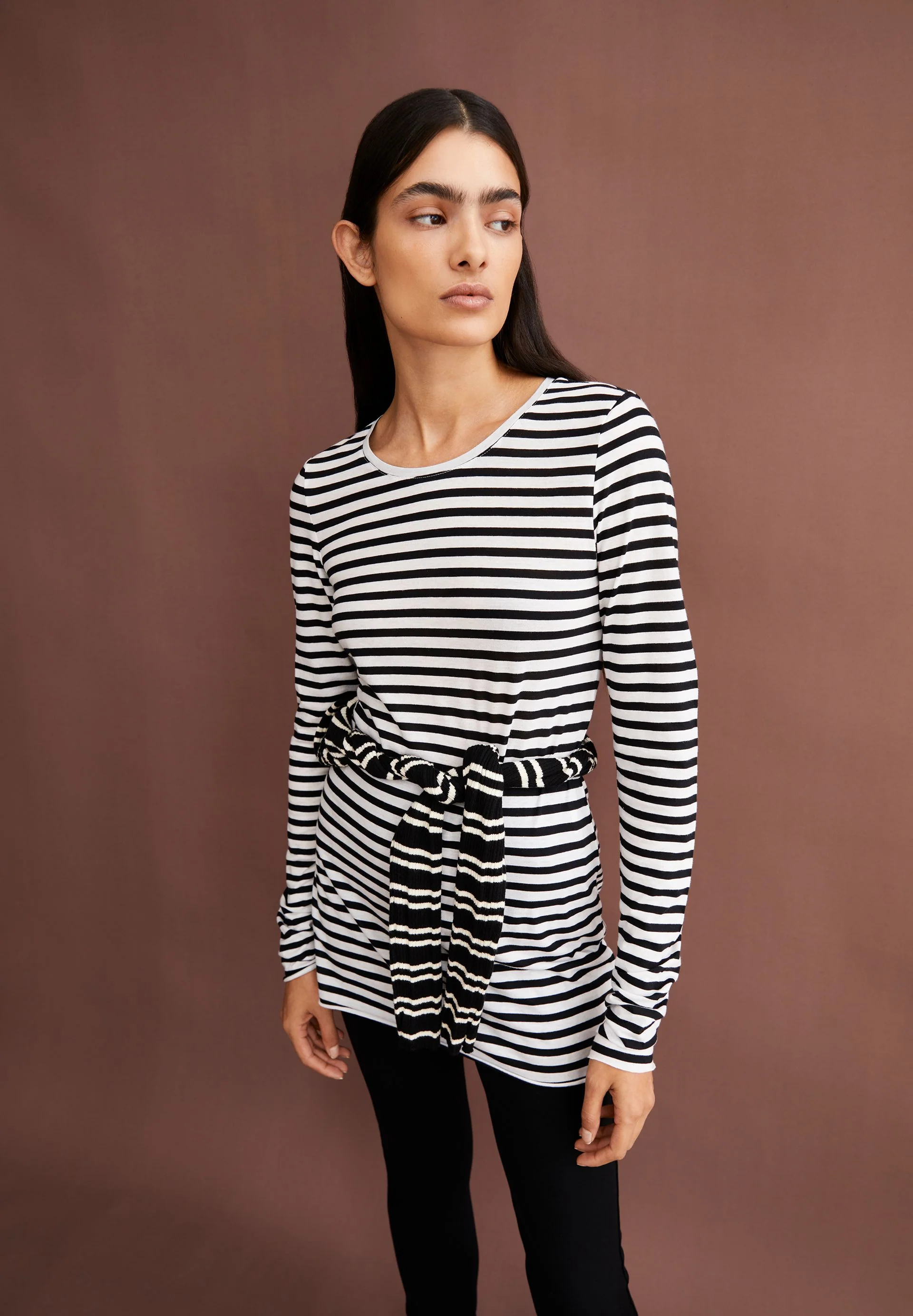 EINIAARA GESTREIFTES LANGARMSHIRT | white-black - Image 4