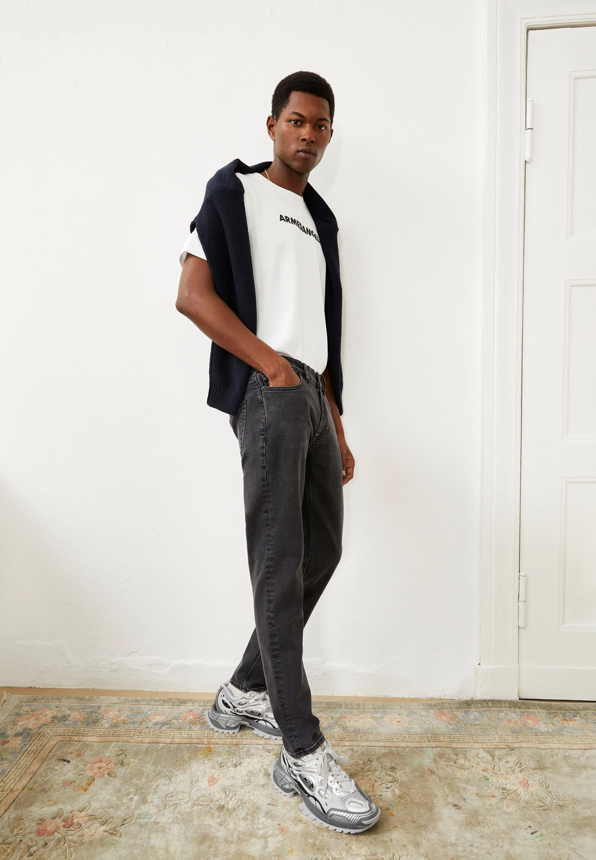 IAAN SLIM JEANS | smoked - Image 4