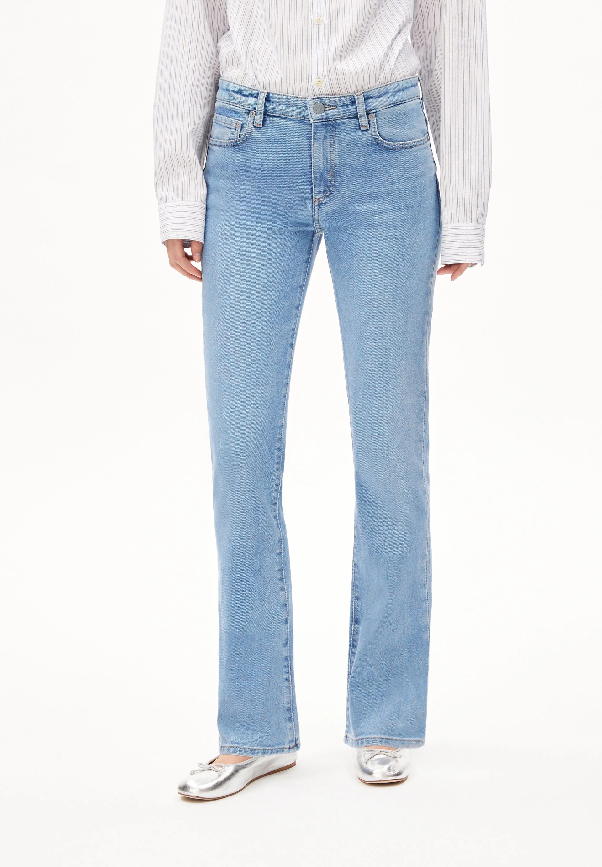 LINNAA LOW | easy blue