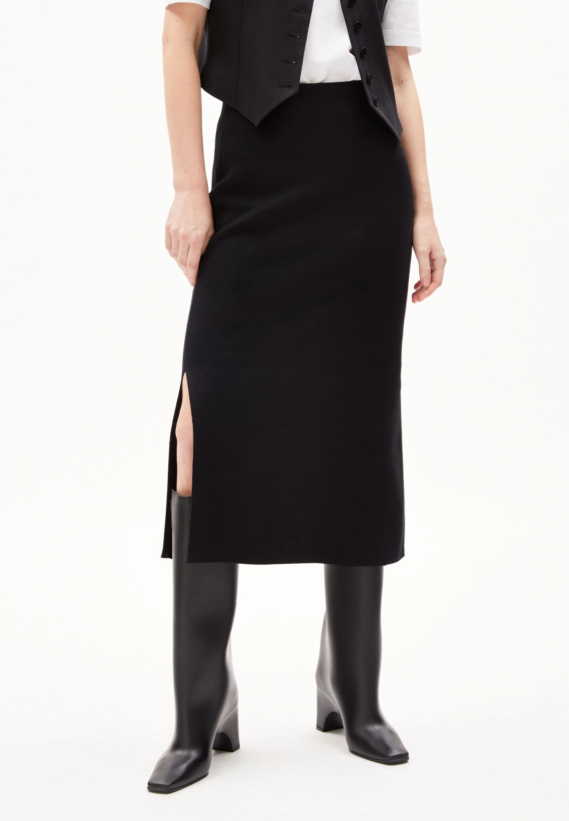 MAALIN | black