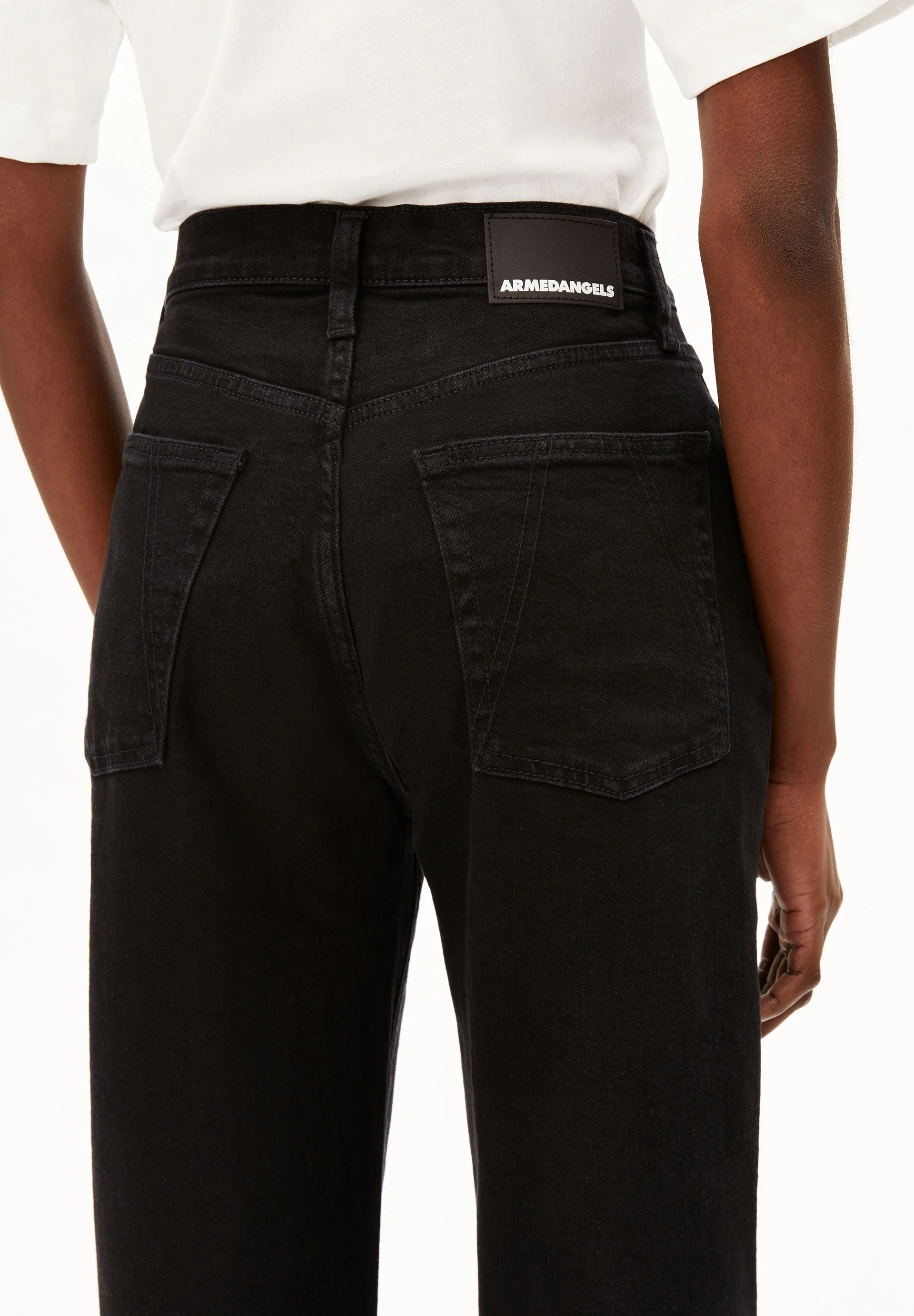 MAIRAA HIGH WAIST MOM JEANS | black - Image 3