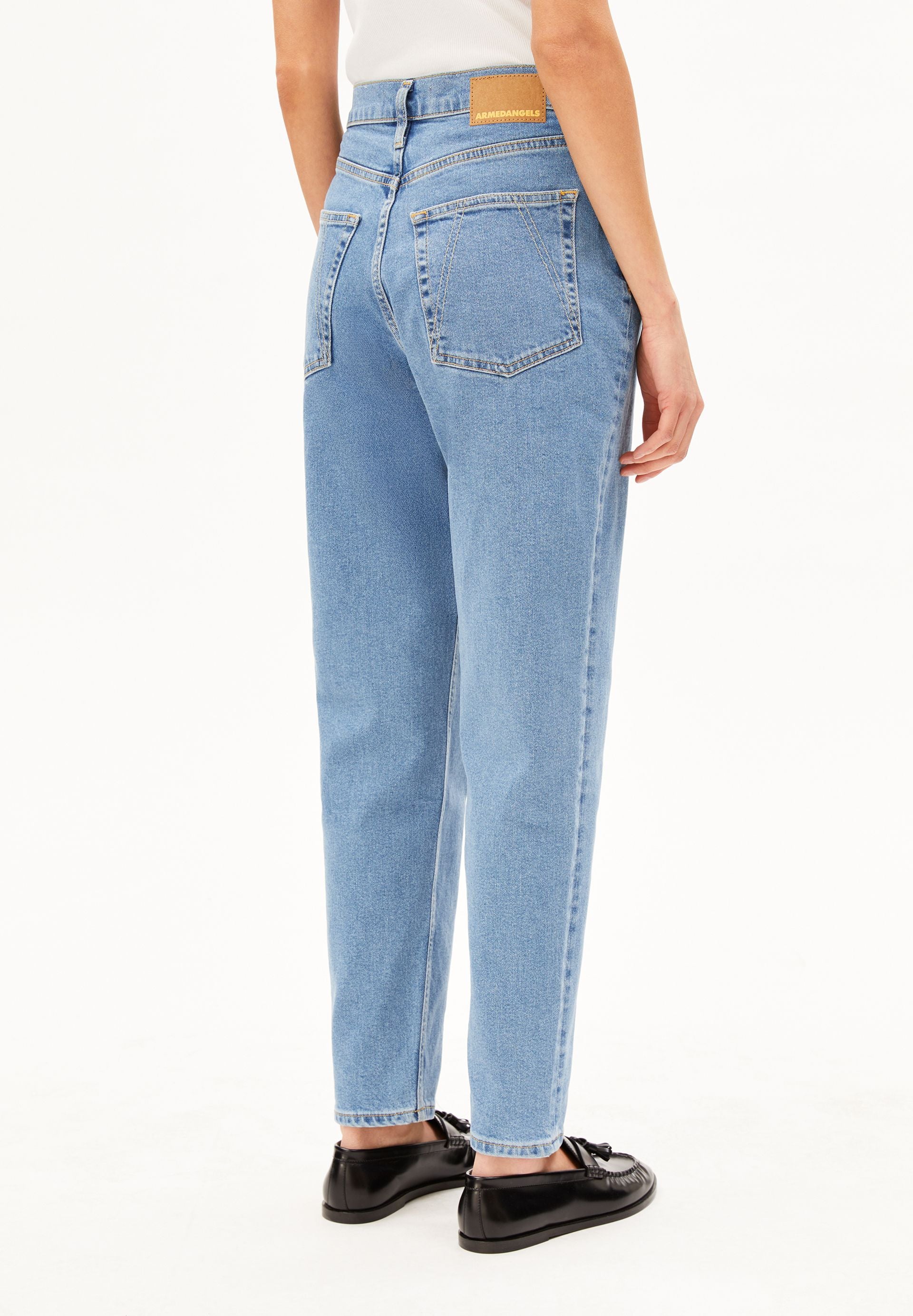 MAIRAA HIGH WAIST MOM JEANS | europie - Image 2