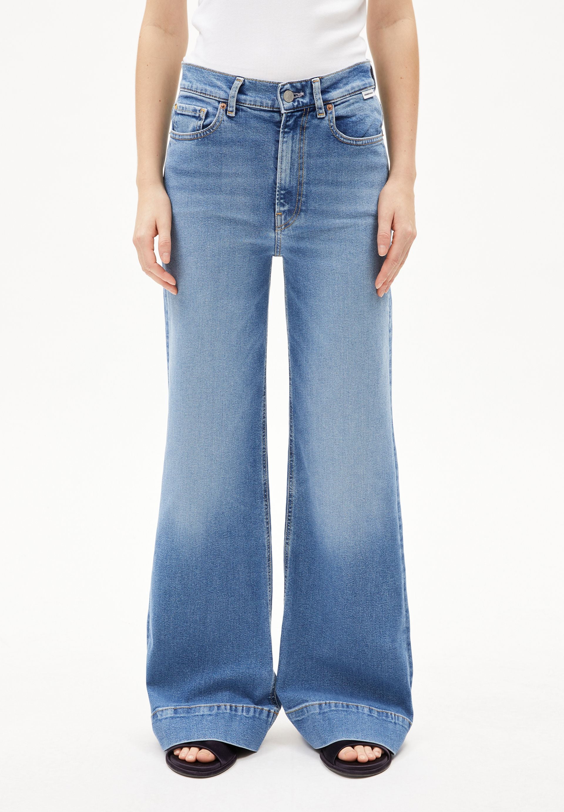 MURLIAA HIGH WAIST WIDE JEANS | lighten