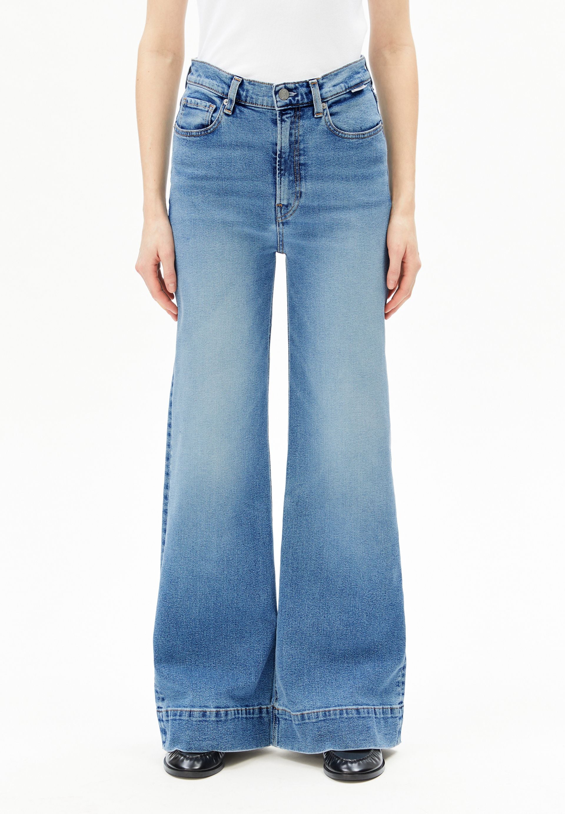 MURLIAA HIGH WAIST WIDE JEANS | lighten