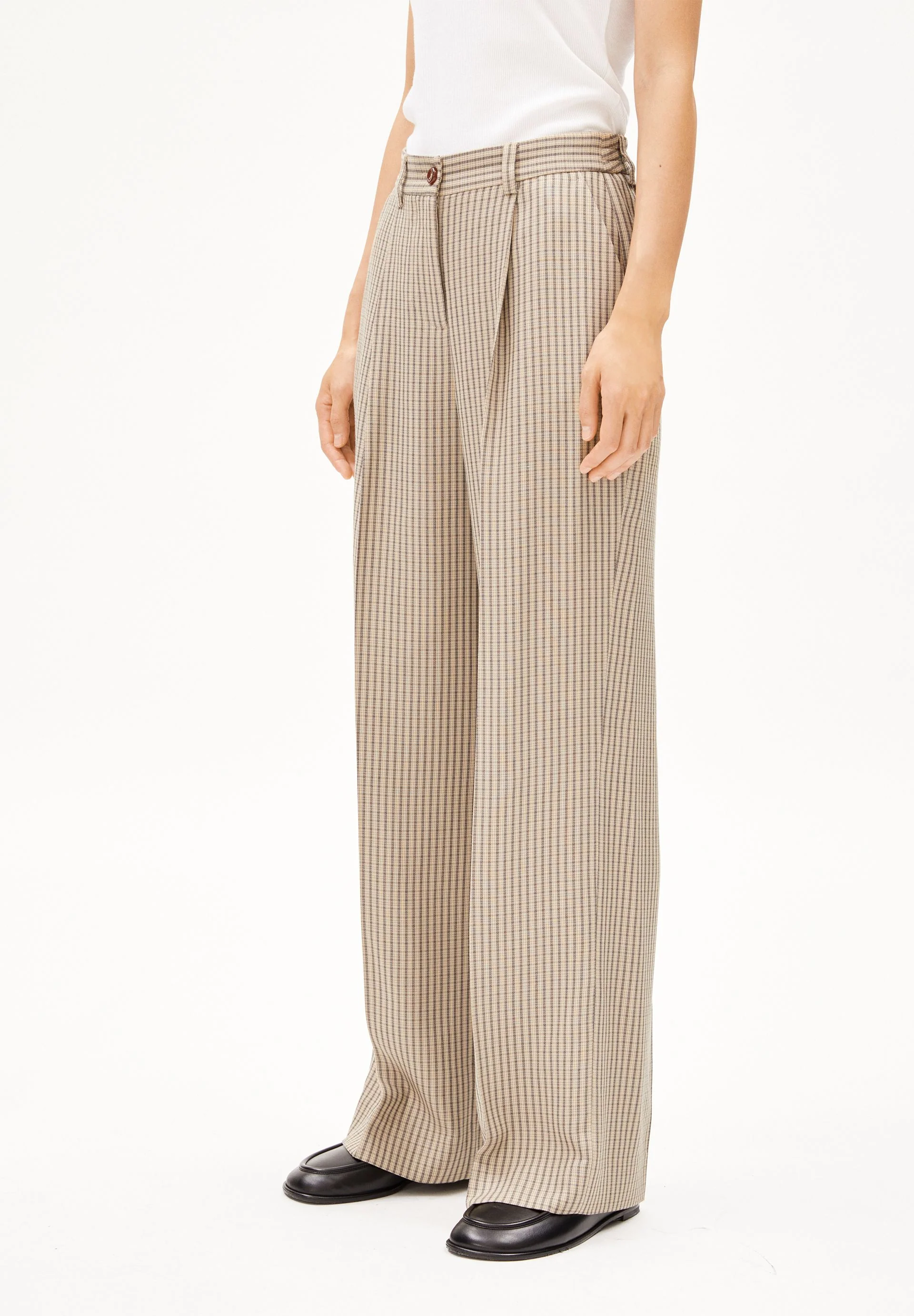 NUMAALI CHECK | sandstone
