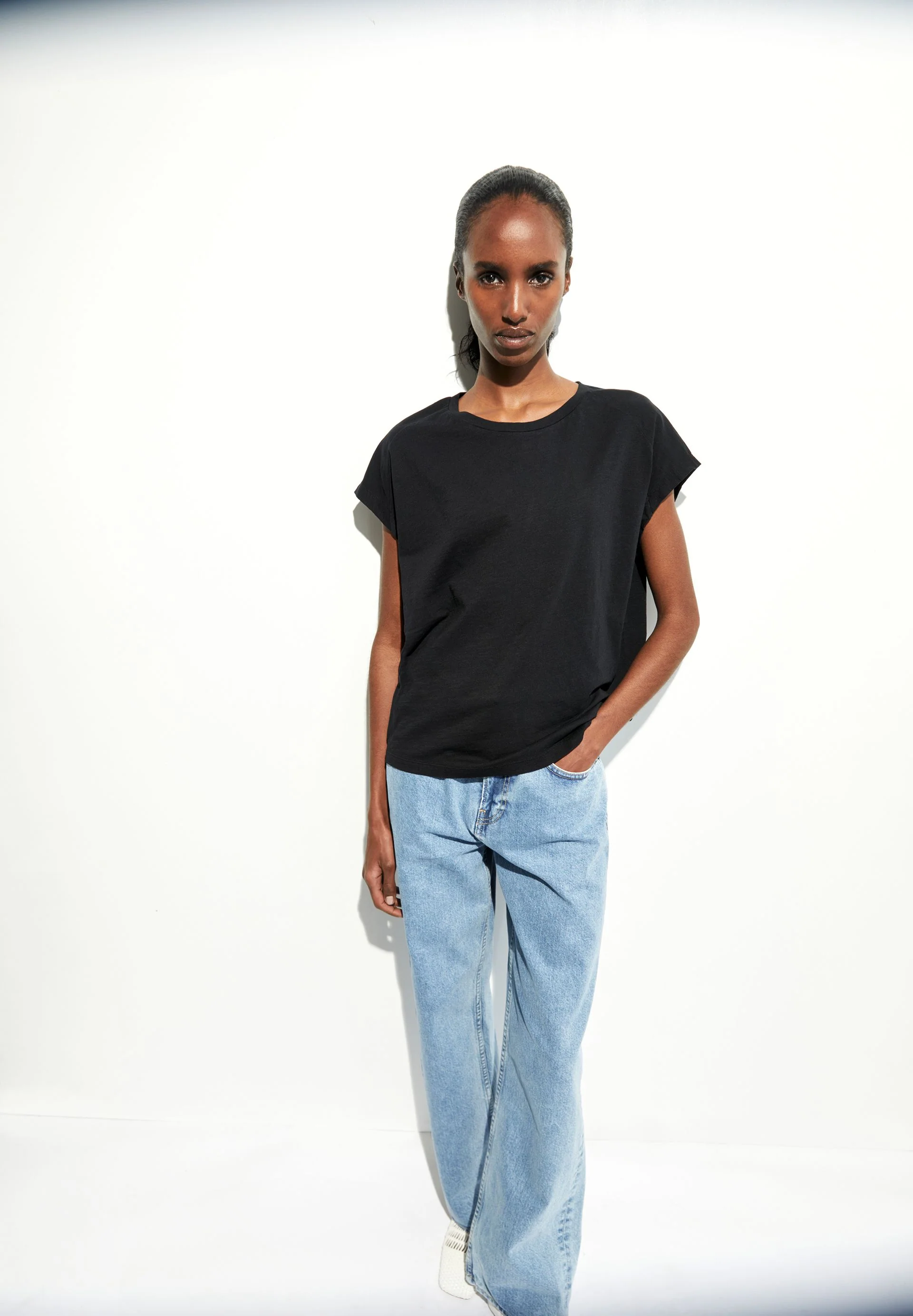ONELIAA | black - Image 4