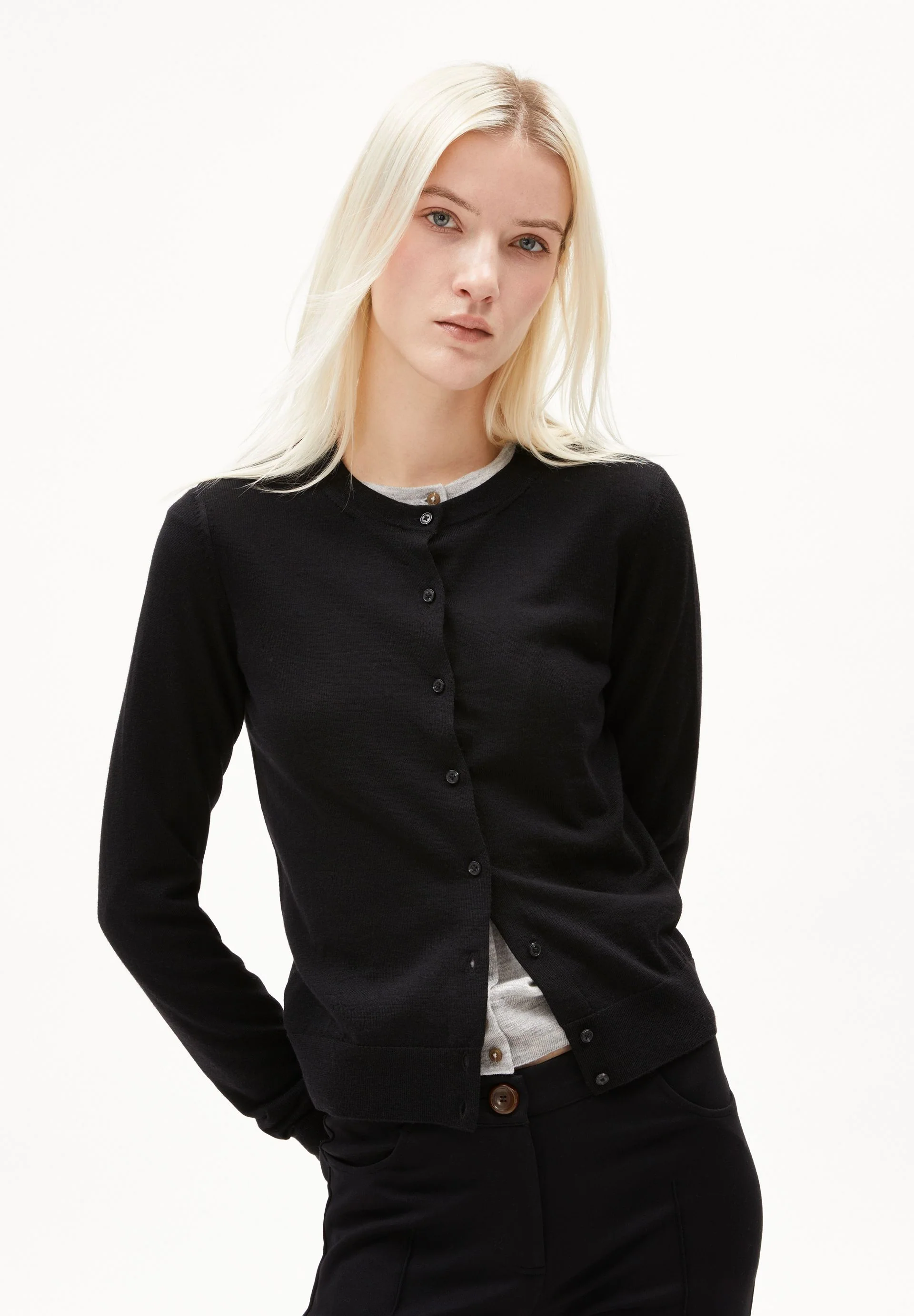 OPHALIAA MERINO STRICKJACKE | black