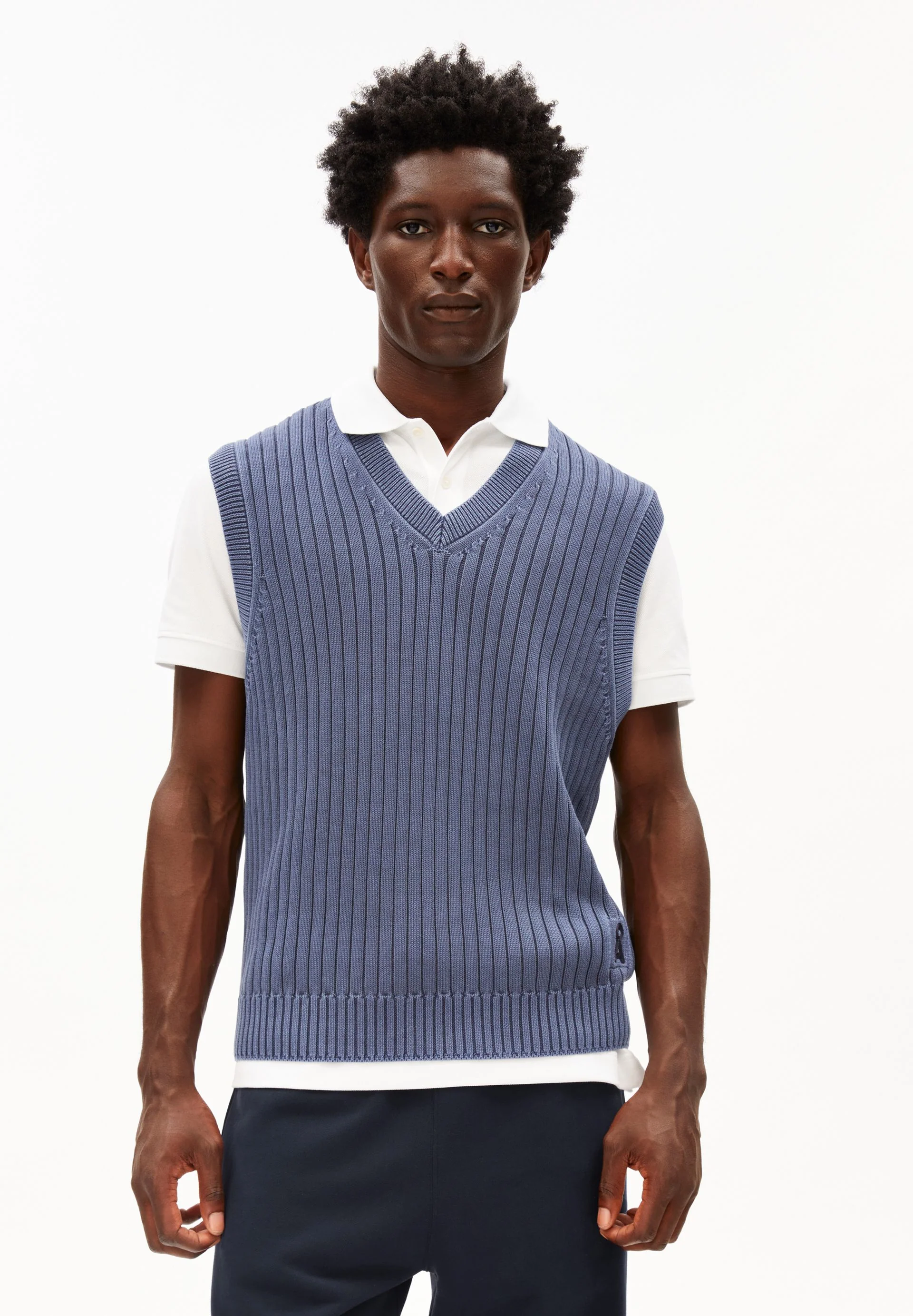 PIGMENT DYE SLEEVELESS VEST - Image 2