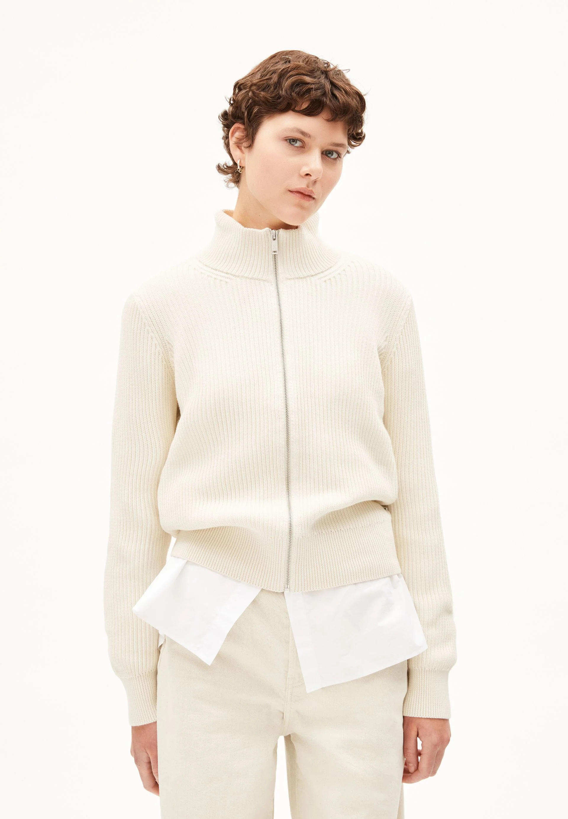 REBECCAA VANISE | oatmilk-light oatmilk