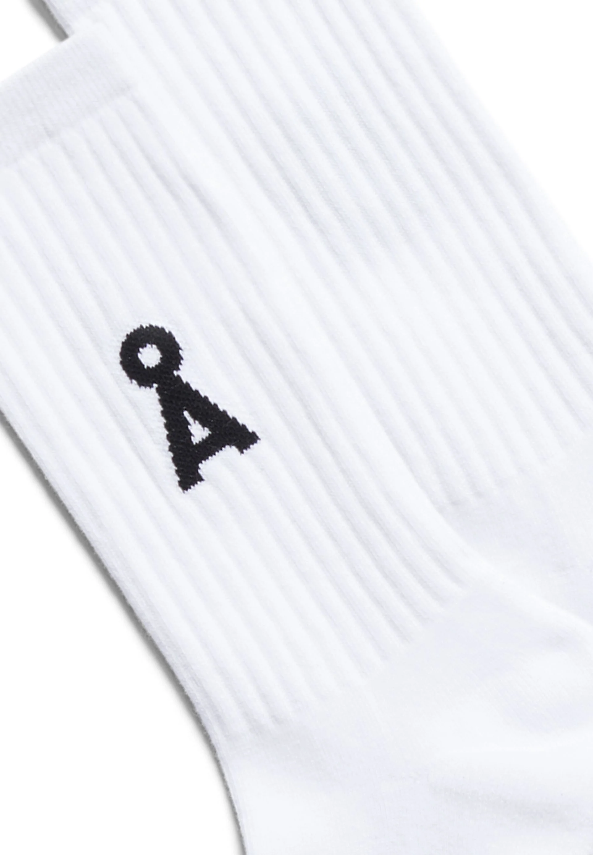 SAAMUS BOLD | white