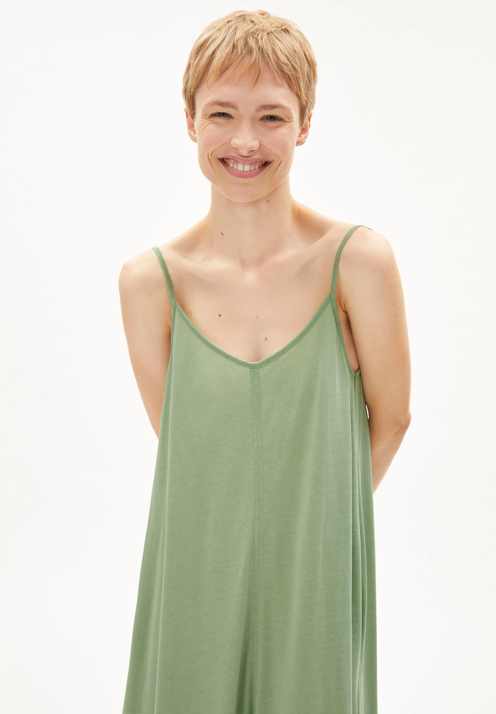 SARINYAA | smith green