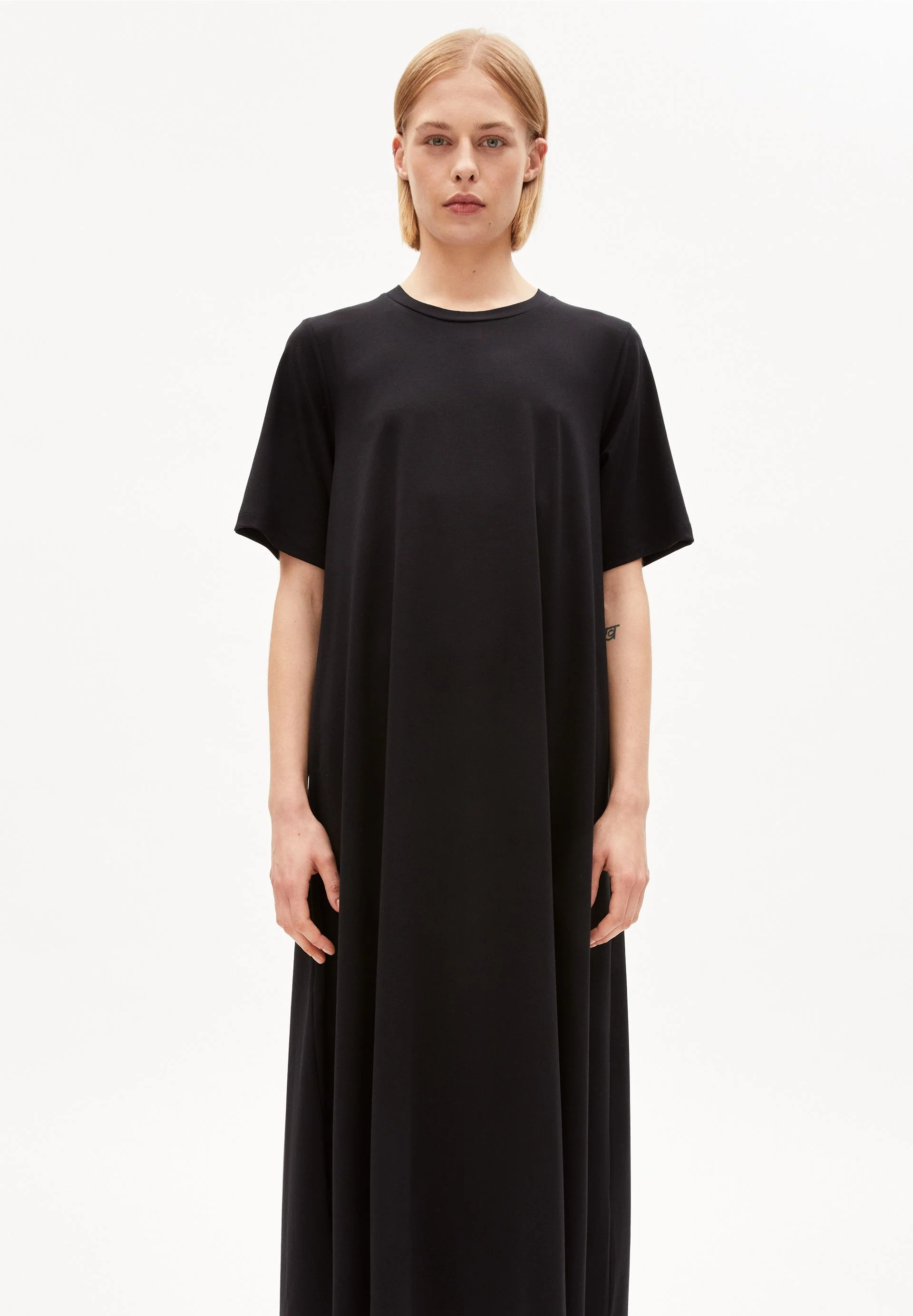 SUSAAN | black