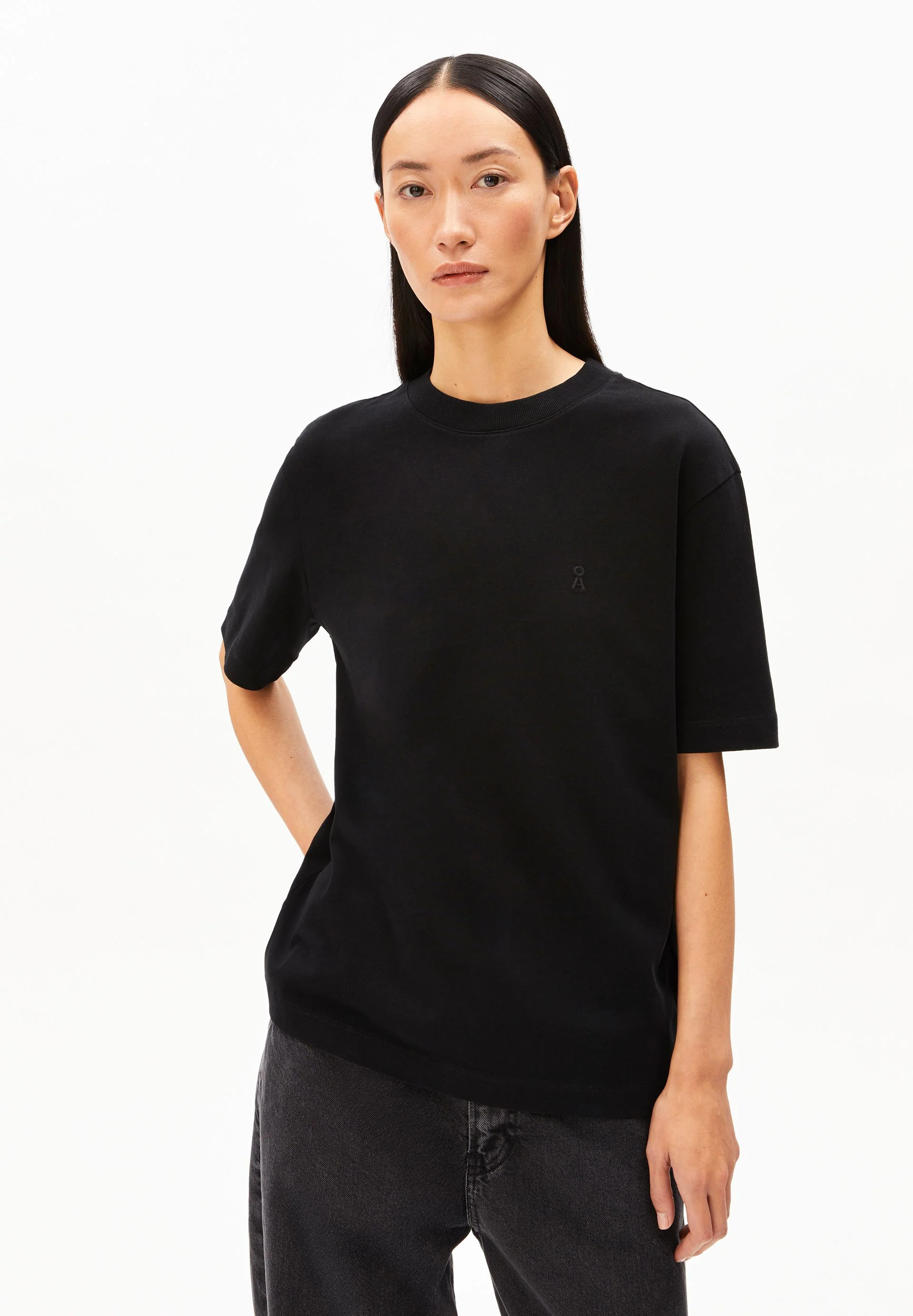 TARJAA T-SHIRT | black