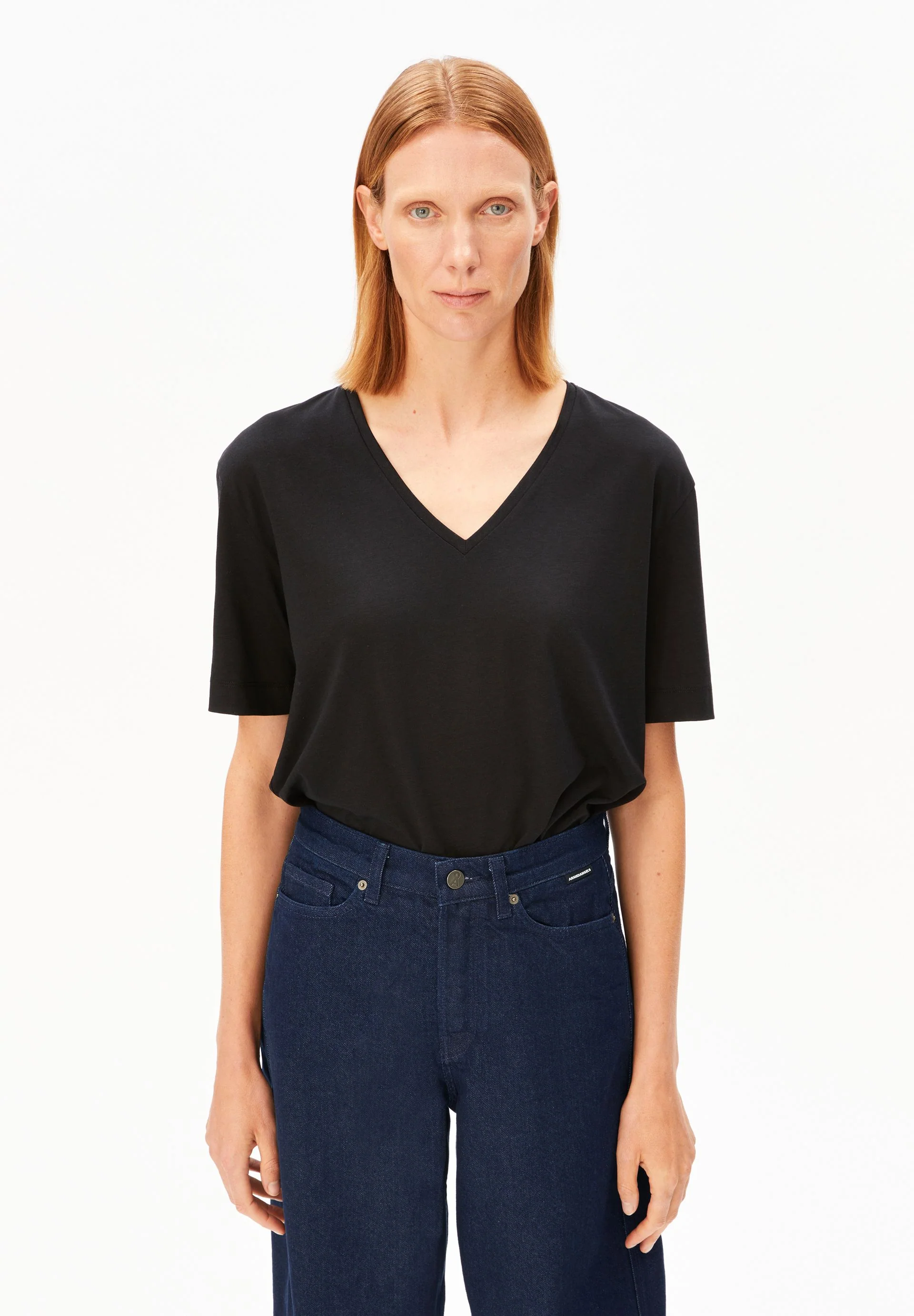 V-NECK T-SHIRT