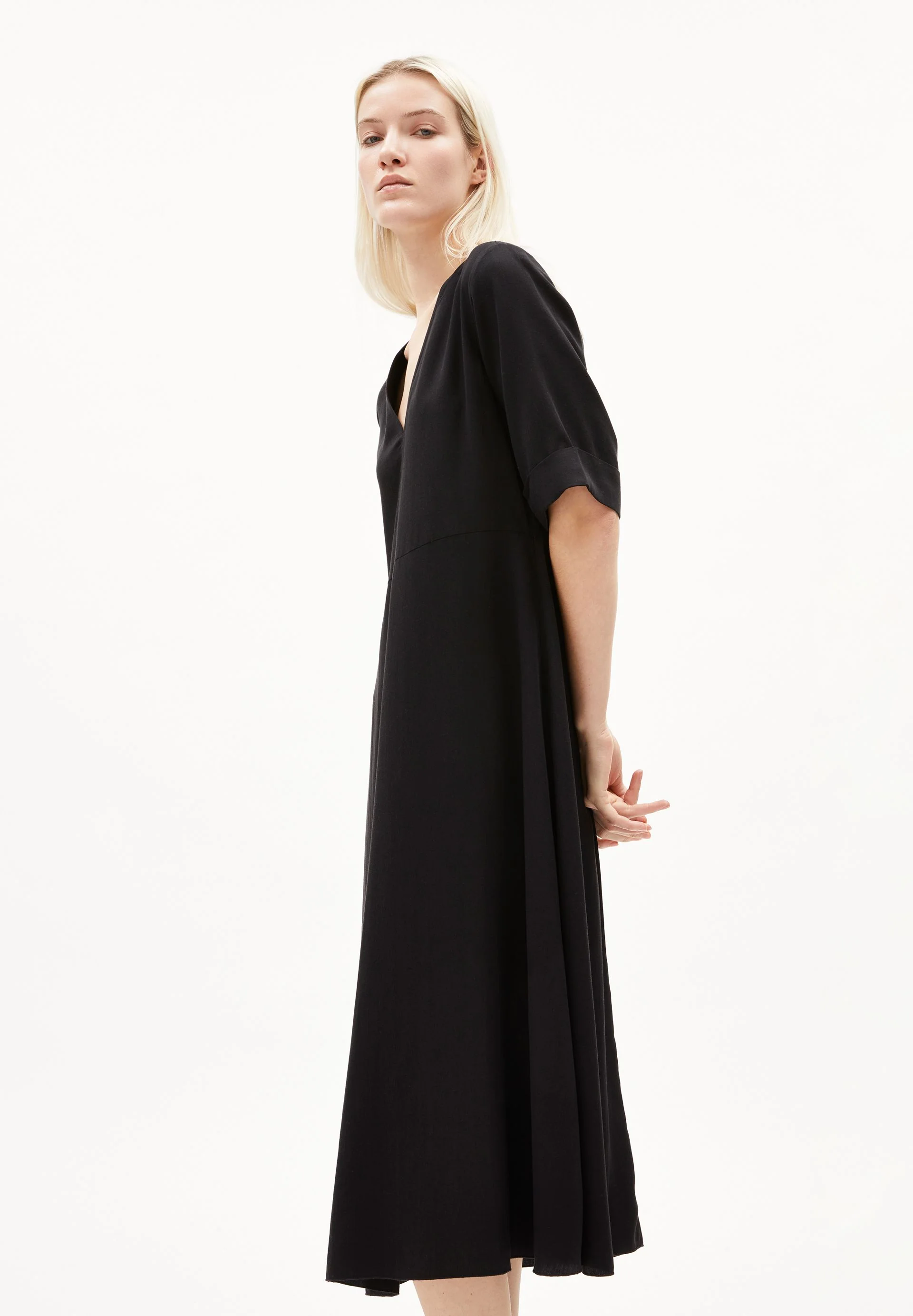 VAALI | black