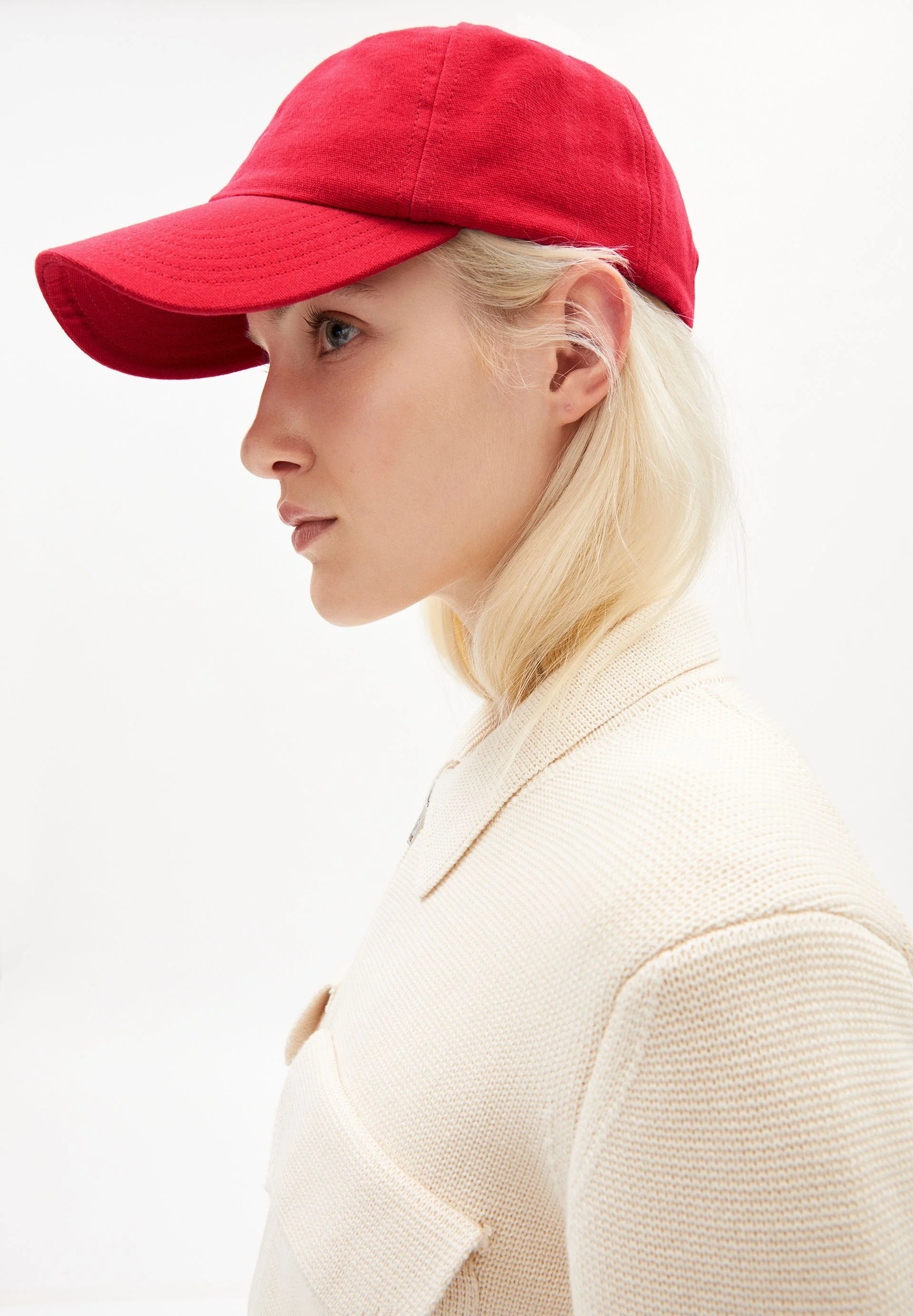 YENAAS BOLD KAPPE | dark poppy