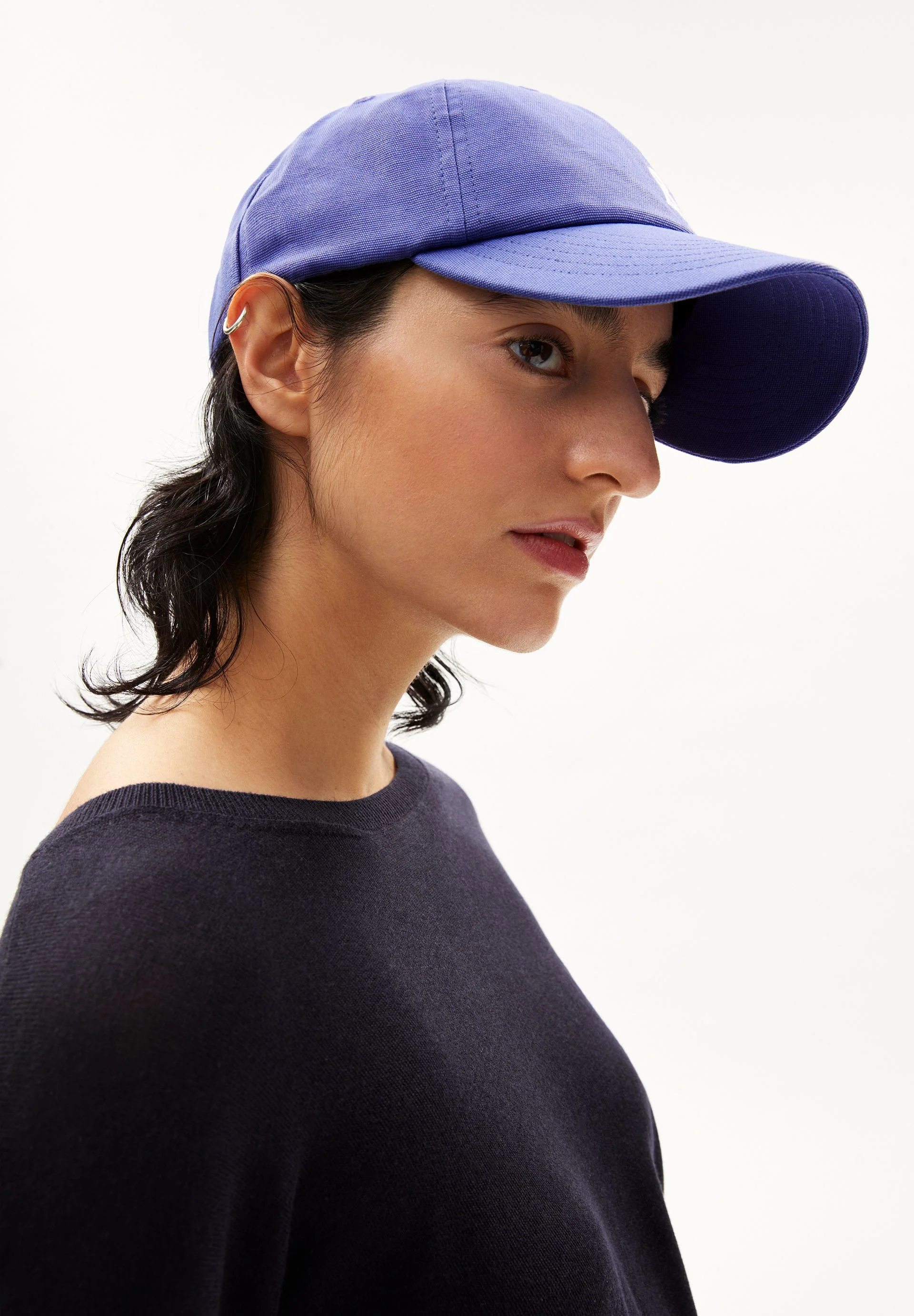 YENAAS BOLD KAPPE | vibrant violet
