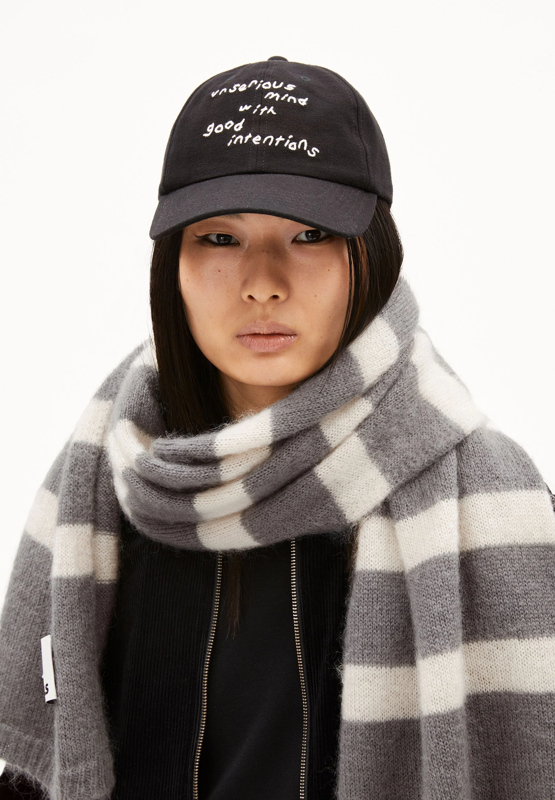 YENAAS INTENTIONS | black